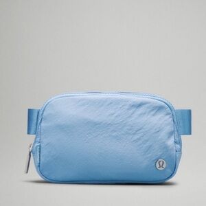 Lululemon Everywhere Belt Bag Aero Blue 1L